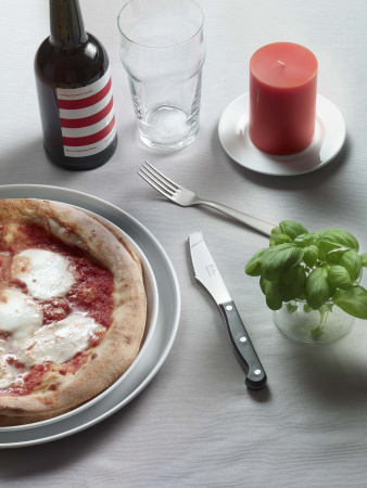 Нож для пиццы 100/210 мм. 18/10 2 мм. ручка пластик Pinti /1/ АКЦИЯ